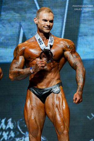 CLASSIC PHYSIQUE +178